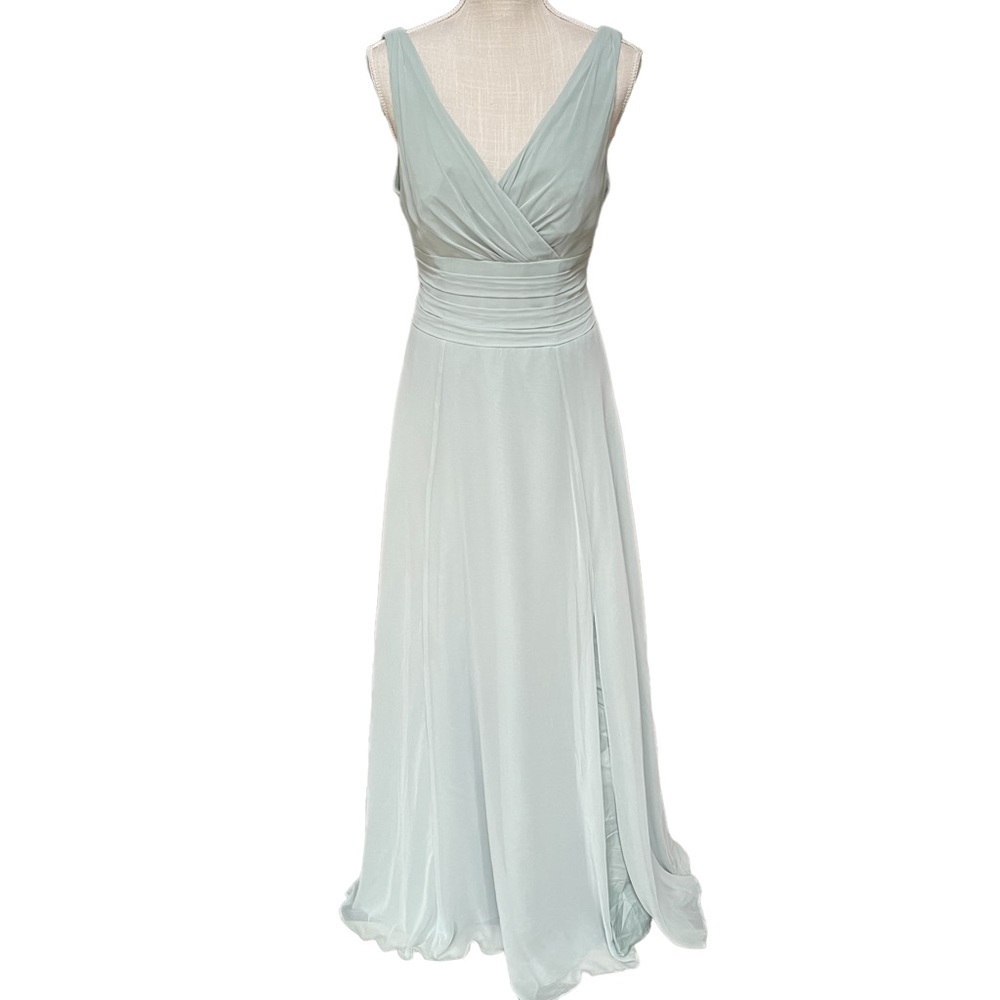David's Bridal Bridesmaid Dress Mesh Pleated Sweetheart‎ Dress Size: 8
